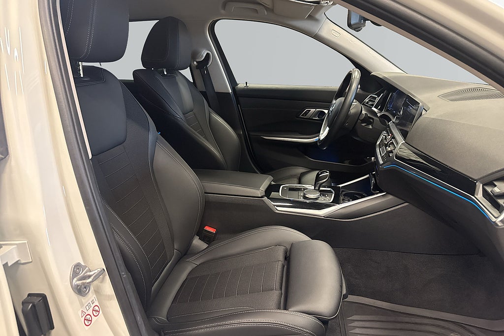 BMW 330e 2022