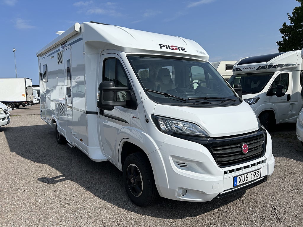 Pilote P740 C Queensbed endast 1680 mil