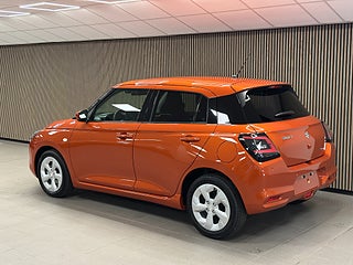 Suzuki Swift 1.2 Hybrid CVT Select — bild 4 av 14