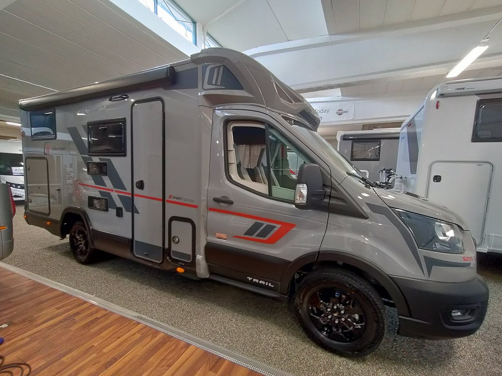 CHALLENGER S217 Sport Edition M26 Ford Automat 165 HK Höga långbäddar, myck