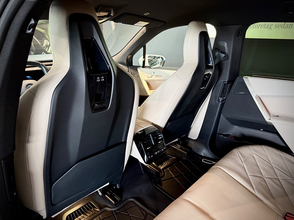 BMW iX xDrive40 Comfort Sport line 326 hk - bild 6