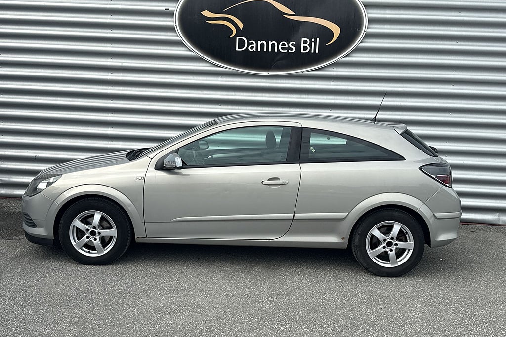 Opel Astra GTC 1.6 Twinport ECOTEC Ny besiktad  Vinterhjul