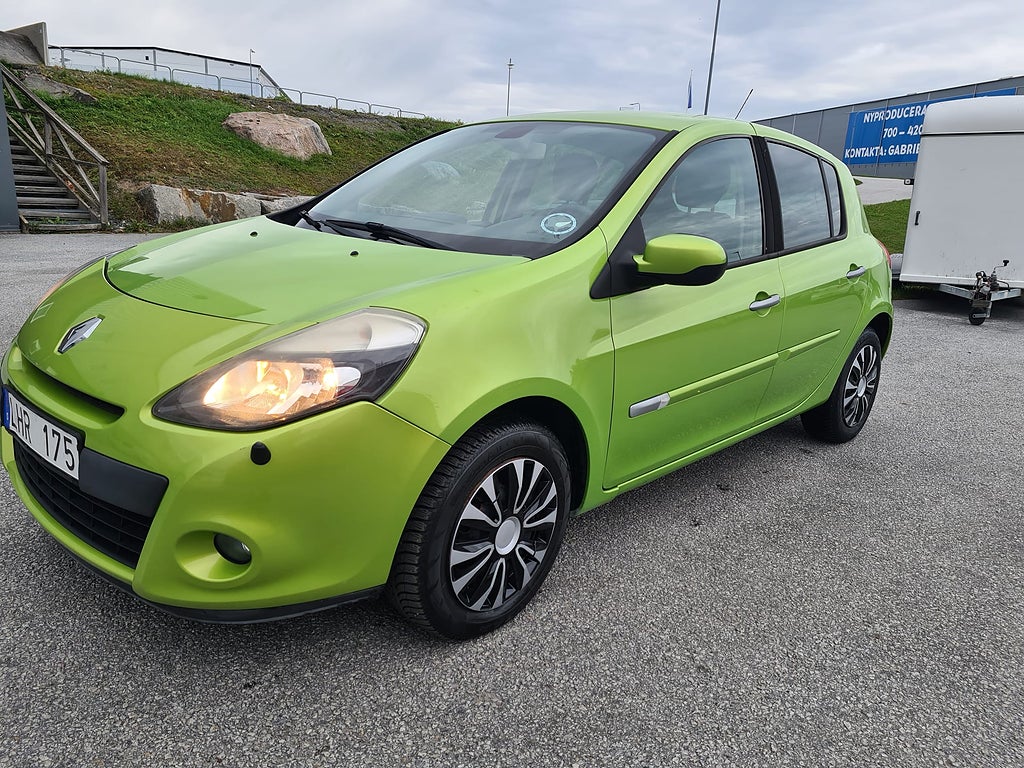 Renault Clio 5-dörrars Halvkombi 1.2 E85 Euro 4,Nybesiktigad