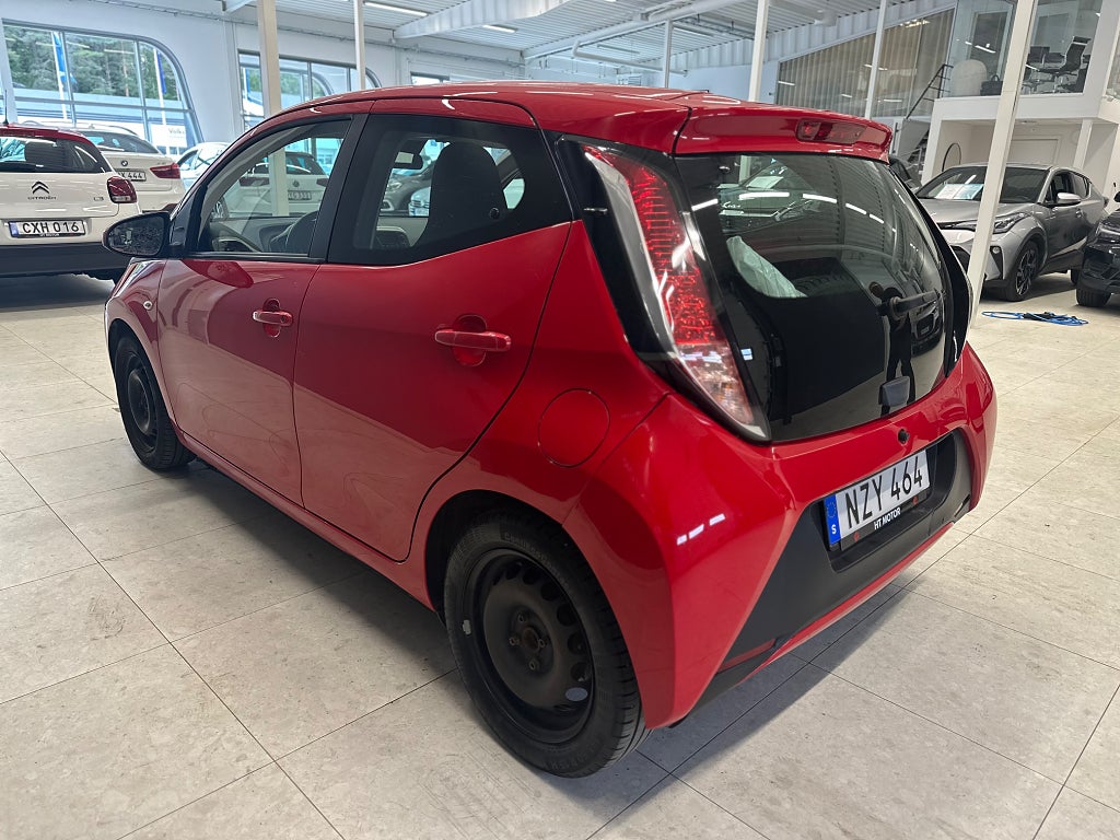 Toyota Aygo 5-dörrar 1.0 VVT-i X-PLAY Touch motor & Kupé värmare