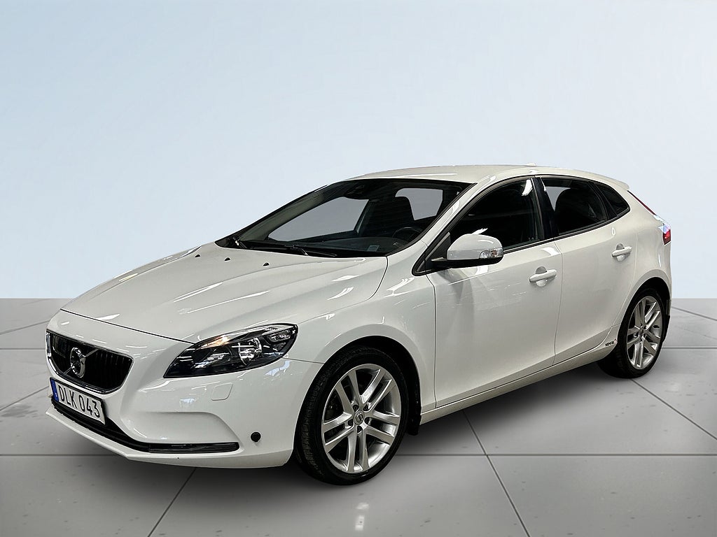 Volvo V40 T2 Business S&V-däck/P&M-värmare/Drag/Sensorer/LågSkatt