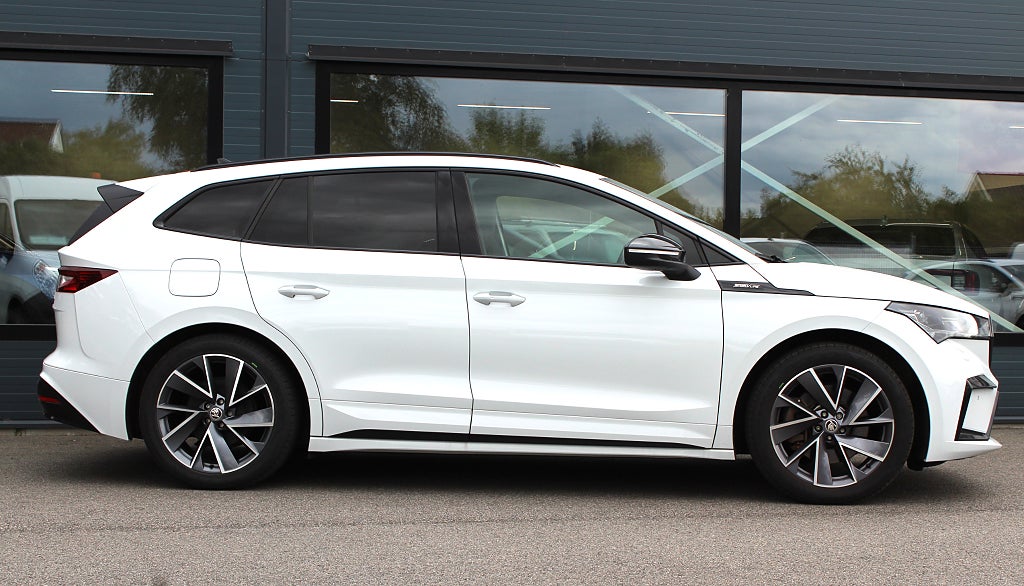 Skoda Enyaq iV 80x 265HK, Sportline, Drag, S&V-hjul, Kamera, Värmepump