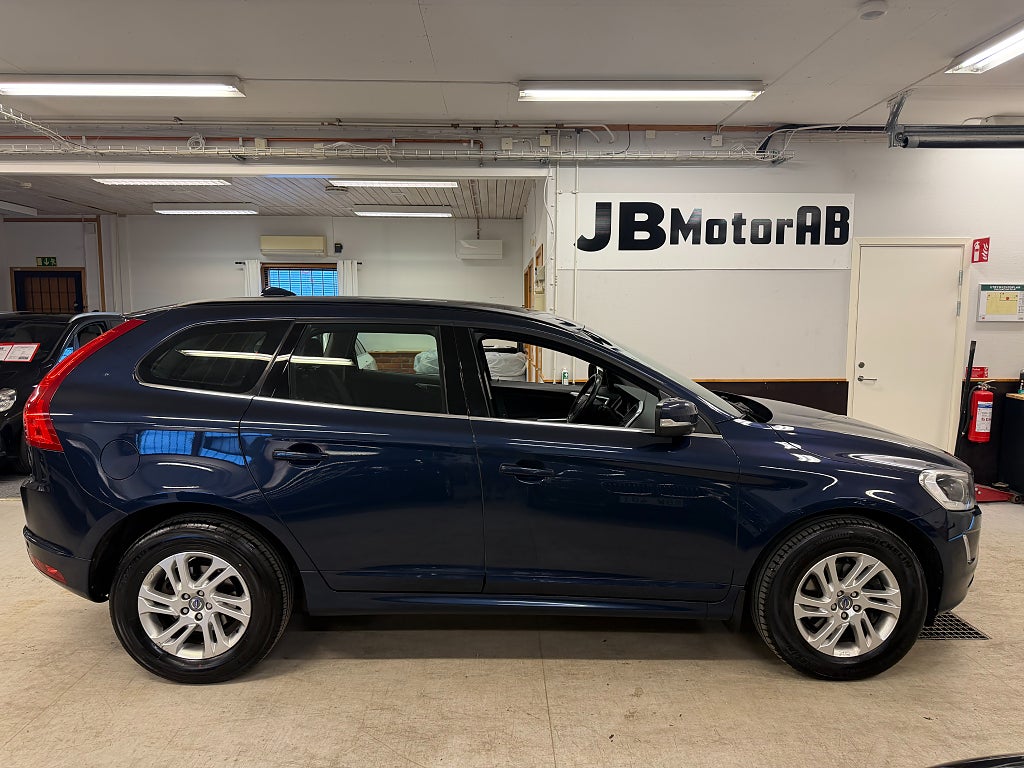 Volvo XC60 D4 AWD Geartronic Momentum Business Edition / DRAGKROK 