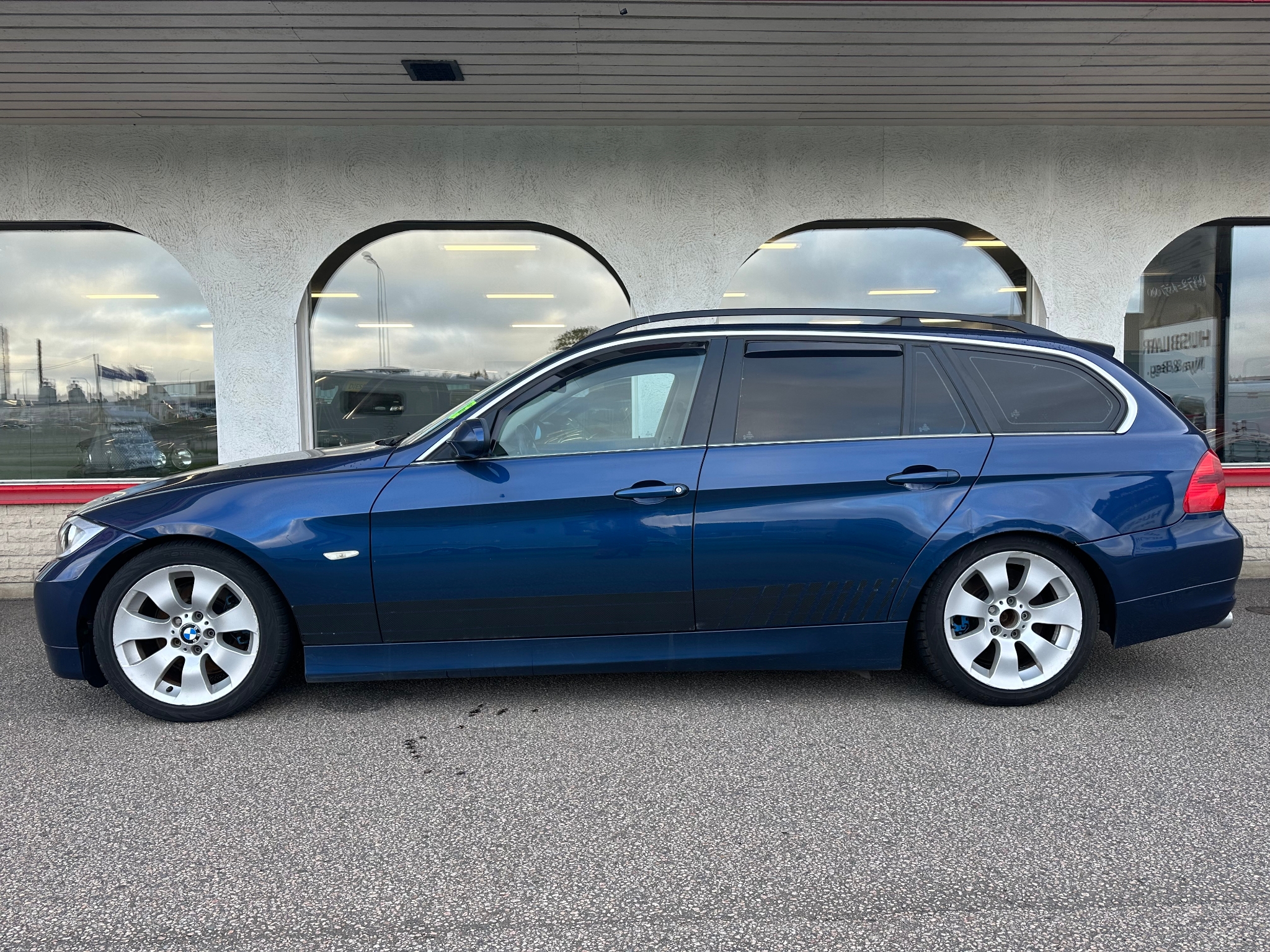 BMW 330 2006, bild 2/40