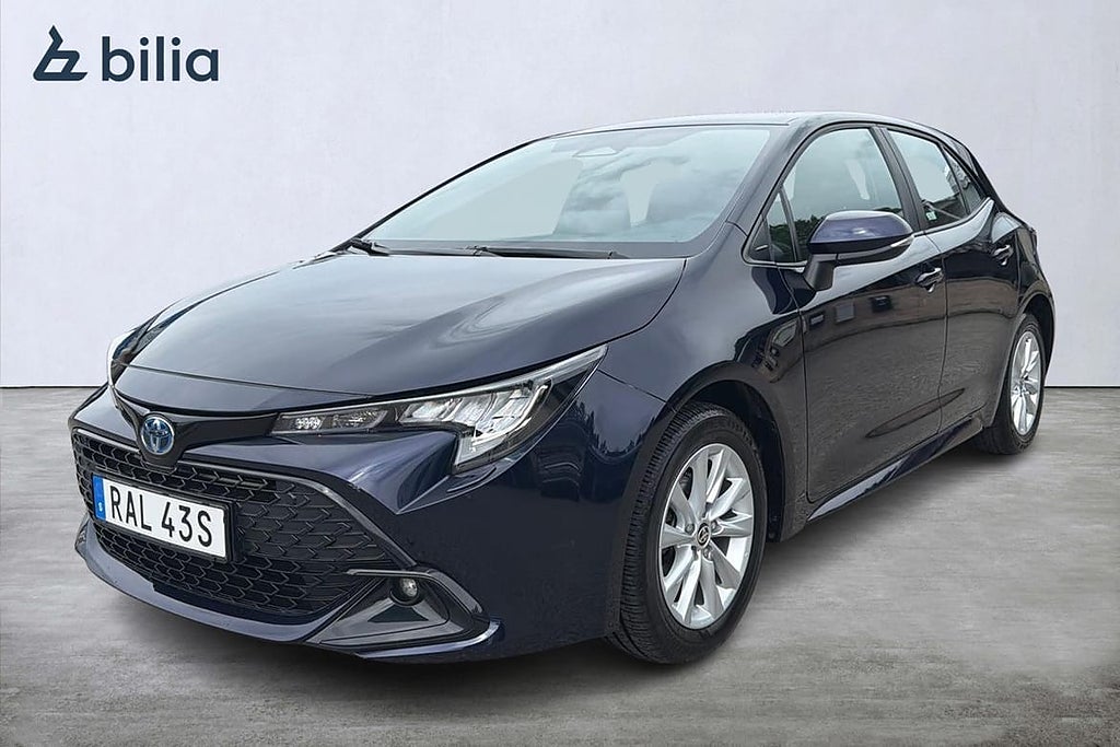 Toyota Corolla 1,8 HYBRID 5D Active Approved Used