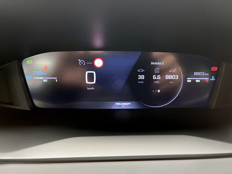 Bild på Peugeot 2008 Limited Edition 1.2 PT 131hk CARPLAY P-SENSORER