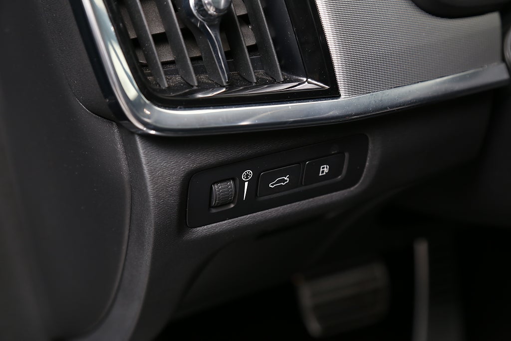 Volvo V90 Recharge T8 II R-Design AWD Pano 360° HuD Loungepkt