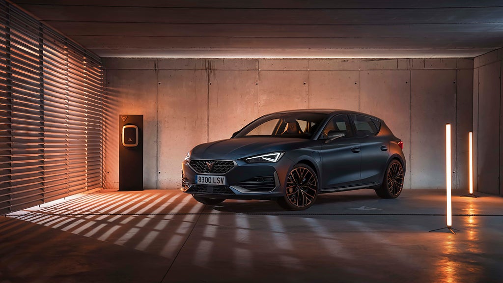Cupra Leon e-Hybrid uppdateras med en bättre prestanda. Foto: Cupra