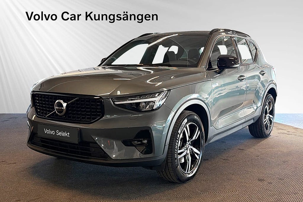 Volvo XC40 B4 FWD Bensin Plus Dark Selekt