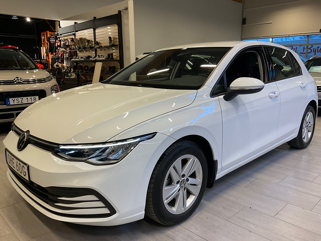 Volkswagen Golf 1.0 TSI adaptiv farthållare, caplay