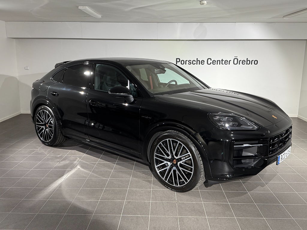 Porsche Cayenne Coupé E-Hybrid "Sportig höstkampanj" 