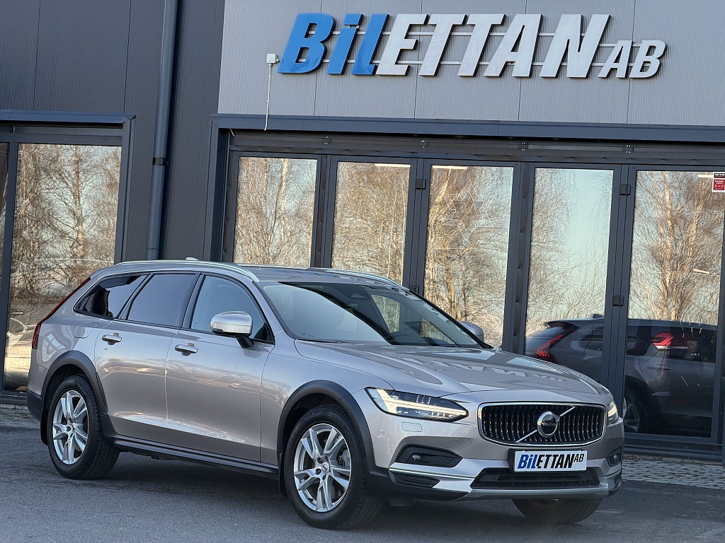 Volvo V90 Cross Country B4 AWD Geartronic Inscription Euro 6 Kamera Värmare 