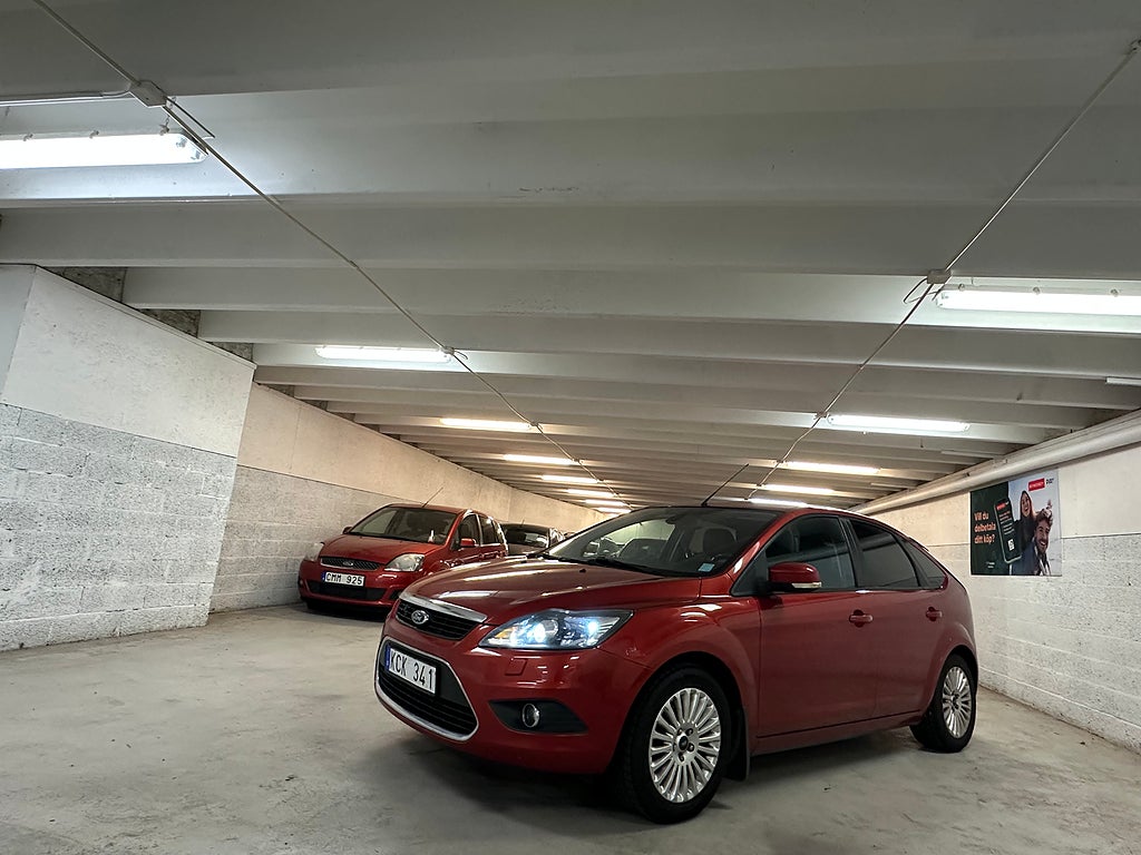 Ford Focus 1.8 Titanium Ny servad  6 månaders garanti 