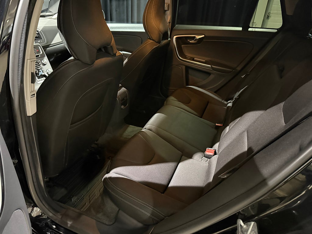 Volvo V60 2018 - miniatyr 12