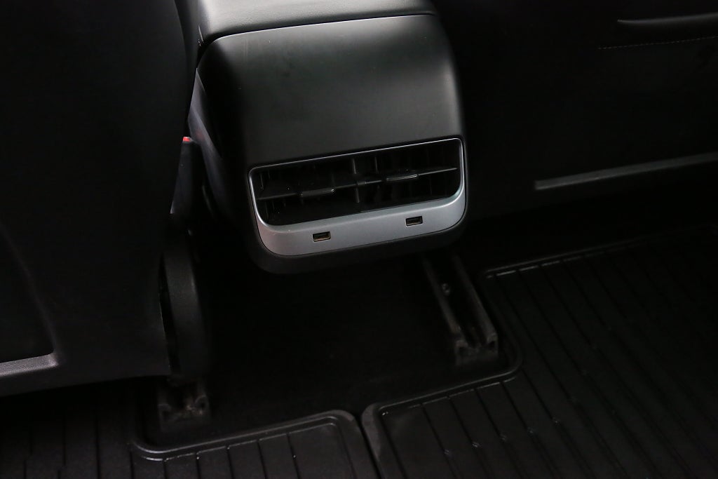 Tesla Model 3 Long Range AWD | Pano | B-Kamera | Skinn | 2019