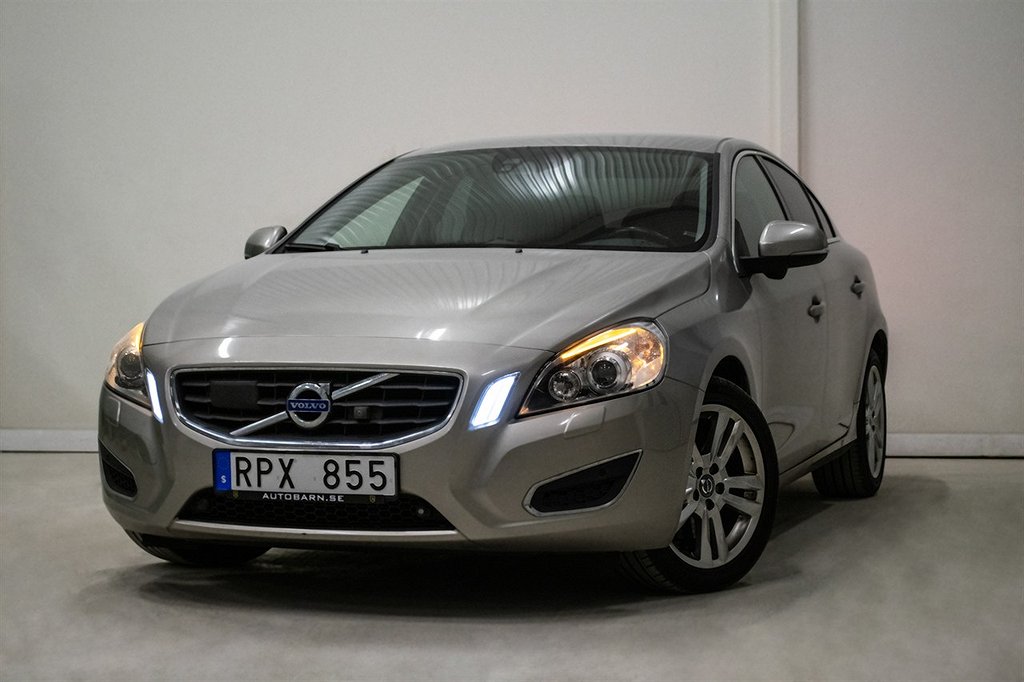 Volvo S60 D5 AWD Summum Skinn Navi D-värm BLIS 215hk