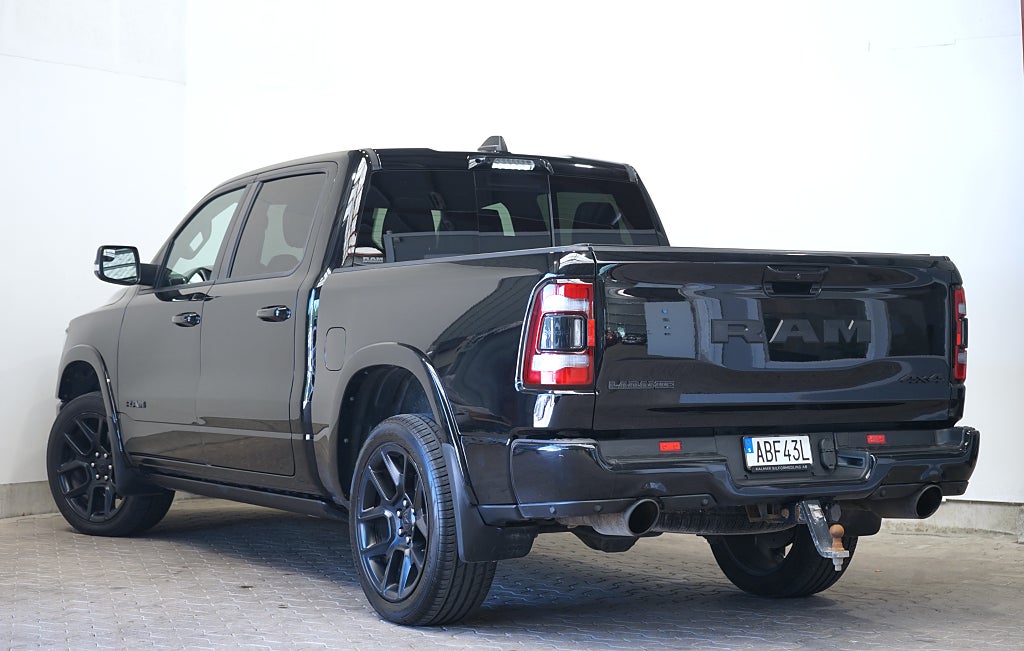 RAM 1500 5.7 V8 HEMI 4x4 Laramie NIGHT 395hk