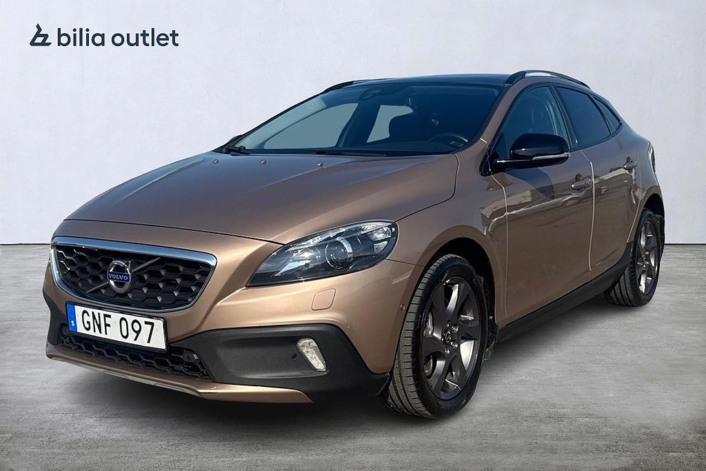 Volvo V40 Cross Country D3 Summum BE Pro 150hk Värmare Pano Kamera Kamrem Bytt