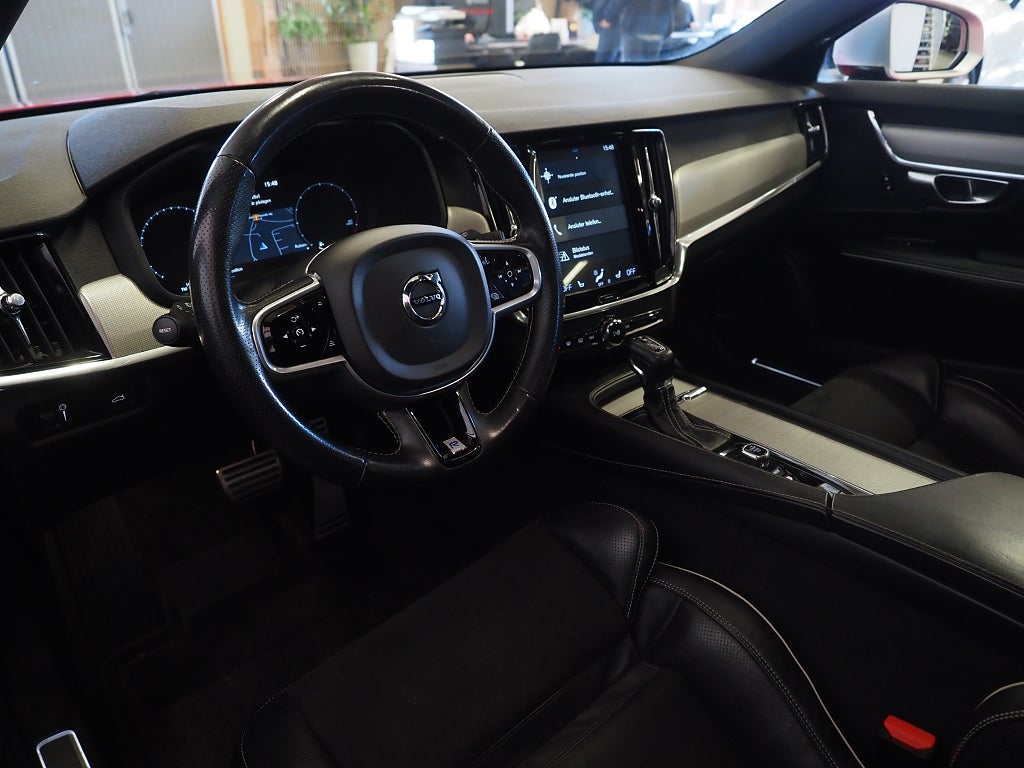 Volvo V90 D4 190hk Geartronic R-Design | Drag | D-värm | Navi | 2018