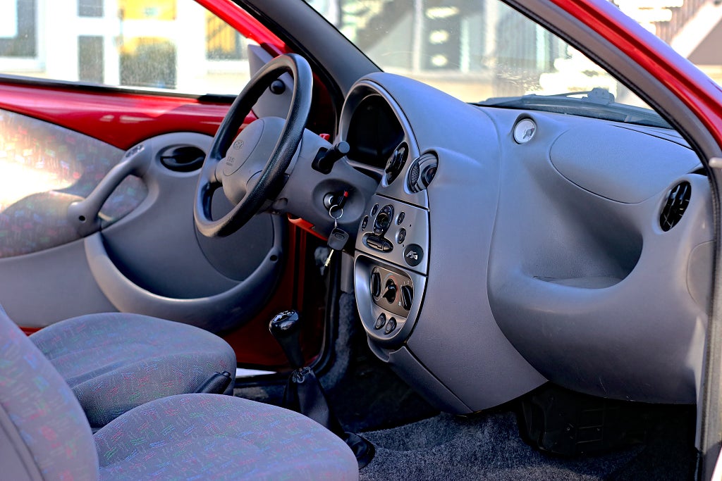 Ford Ka 1-brukare, 7400mil, NYBES,-Som ny bil. /OBS SKICK