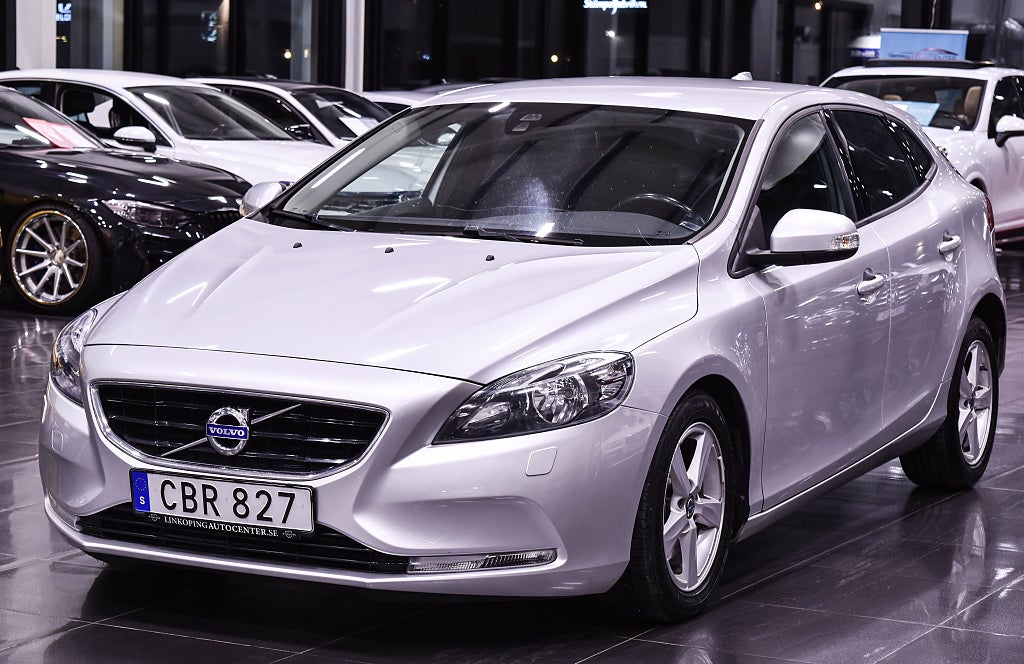 Volvo V40 D2 Automat|1Ägare|Fullservad|Kamrem bytt