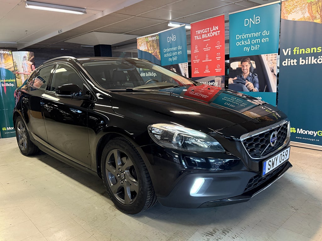 Volvo V40 Cross Country D2 (115hk) Summum*700kr/mån*S&V-däck