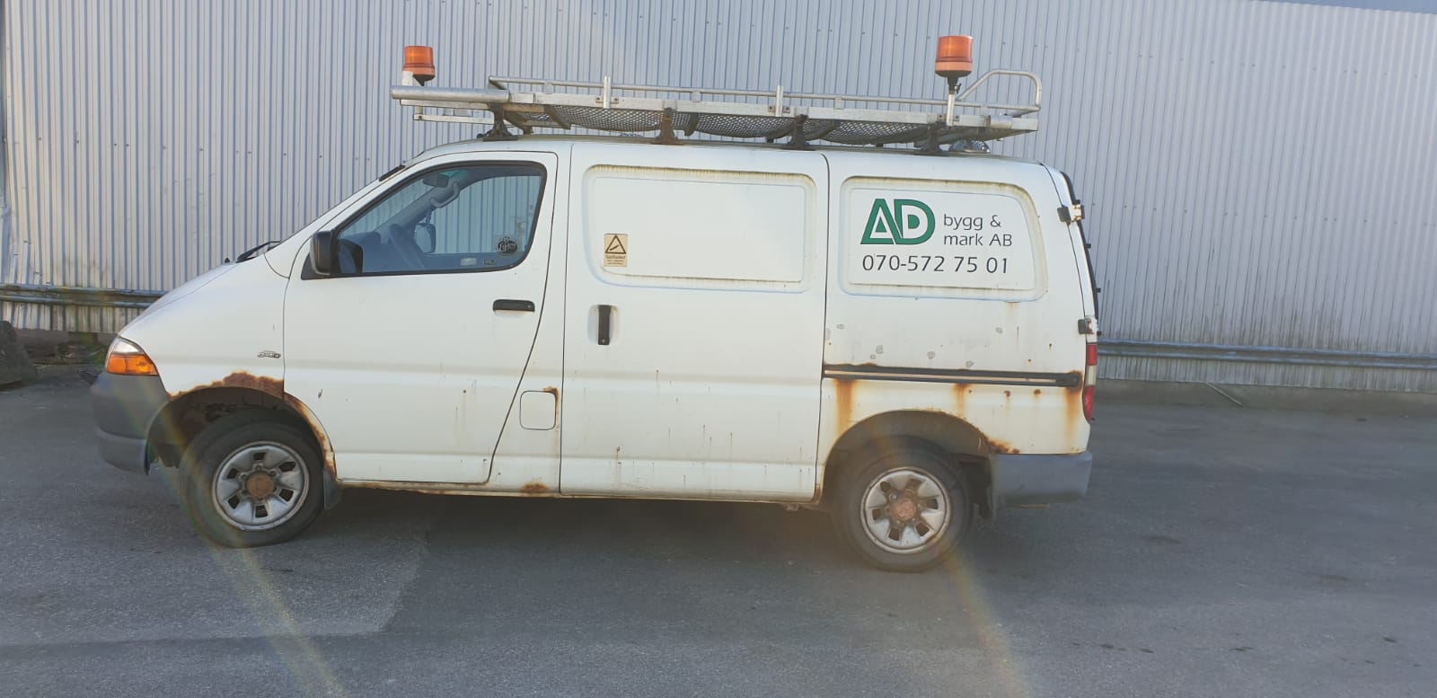 Toyota HiAce Skåpbil 2.5 4WD 102hk 2004, bild 2/32