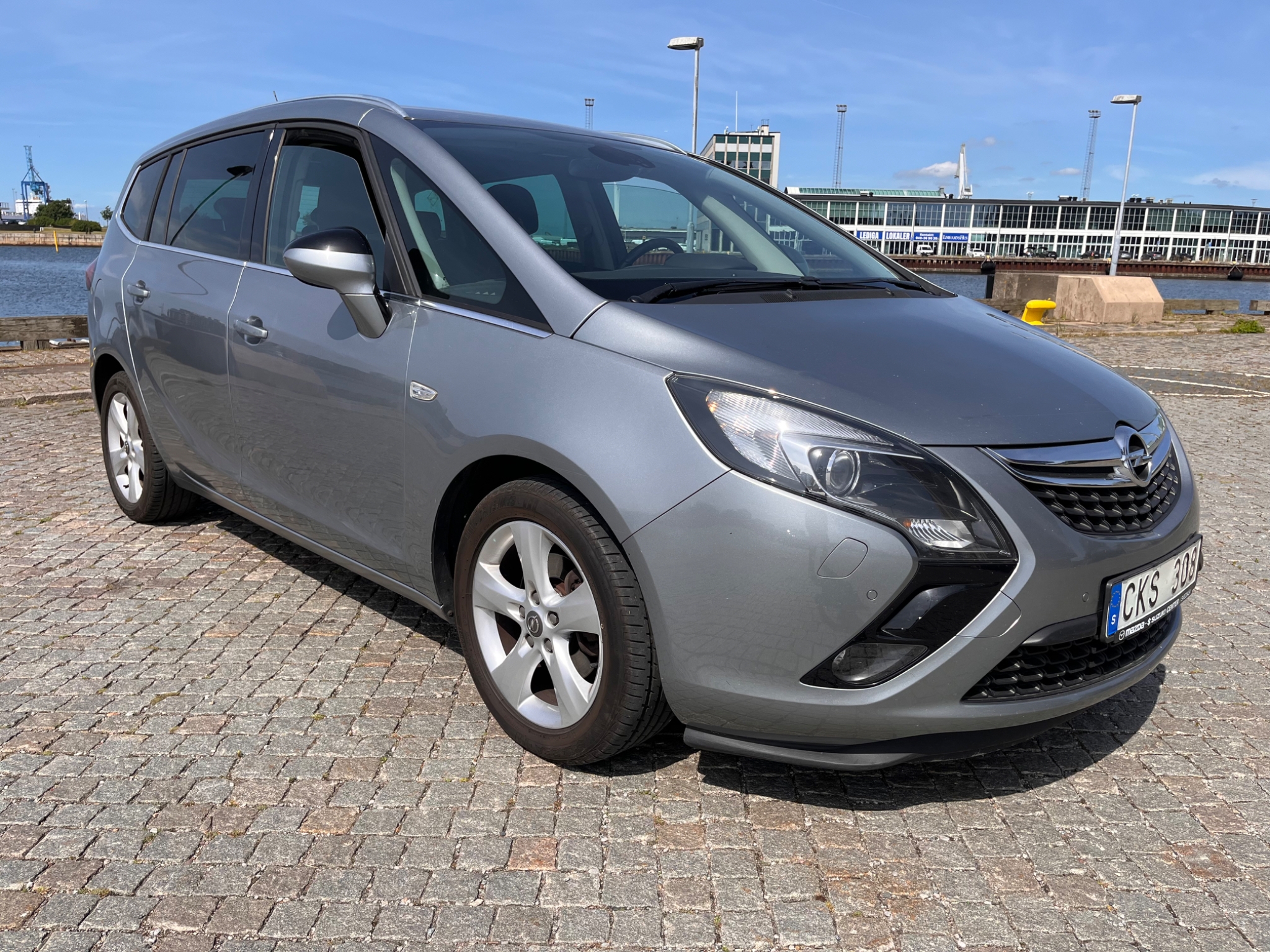 Opel Zafira Tourer 2012, bild 2/36