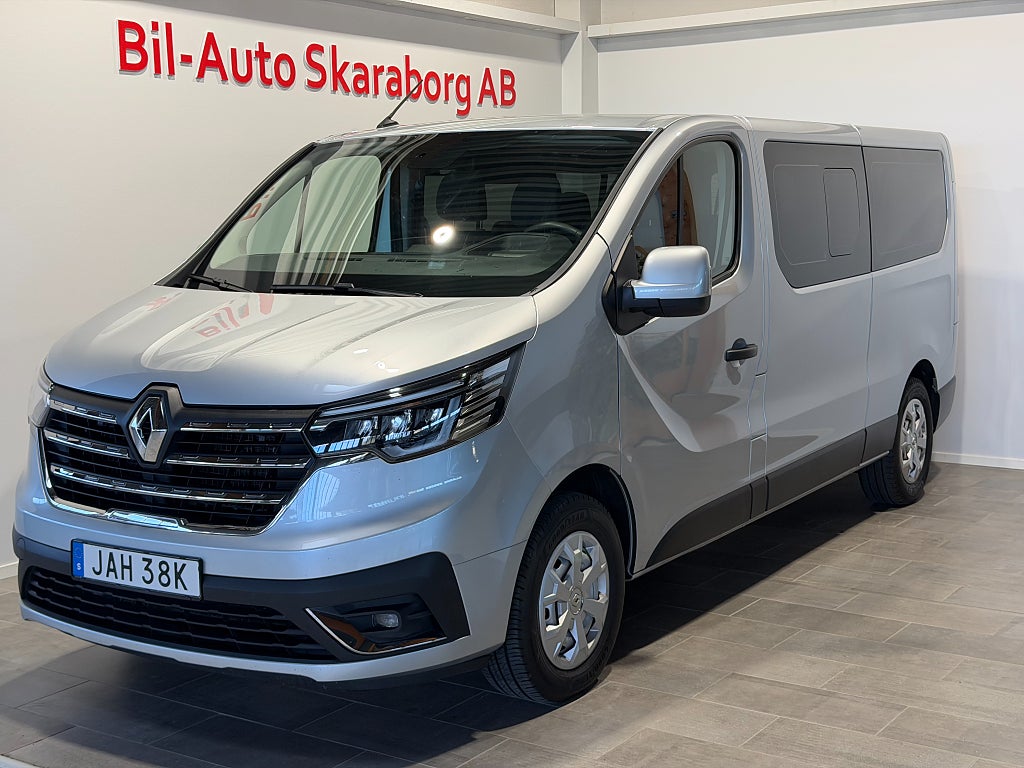 Renault Trafic 2.0 dCi 9-SitsigPassenger Dragkrok Värmare 150hk