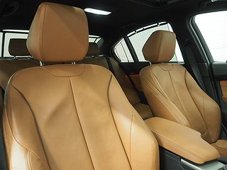Sedan BMW 330 10 av 26