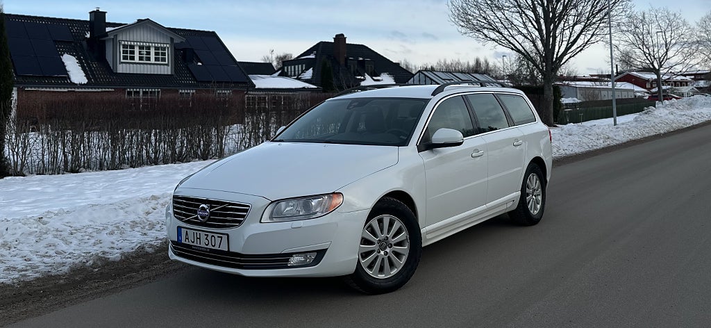 Volvo V70 D4 AWD Geartronic Momentum. D-Värmare. Dragkrok. 