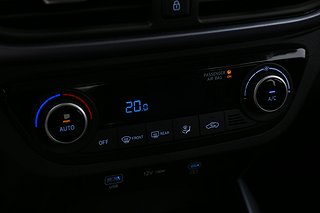 Halvkombi Hyundai i10 15 av 18