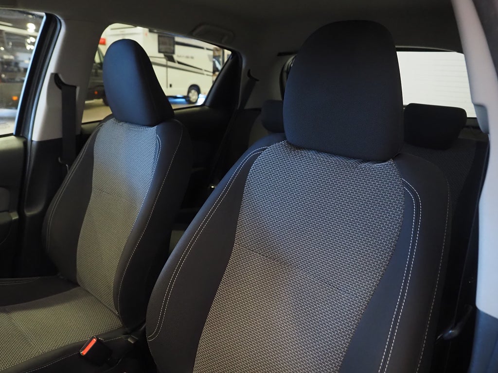 Toyota Yaris Hybrid e-CVT 101hk | Edition Feel | Navi | Värmare | 2015