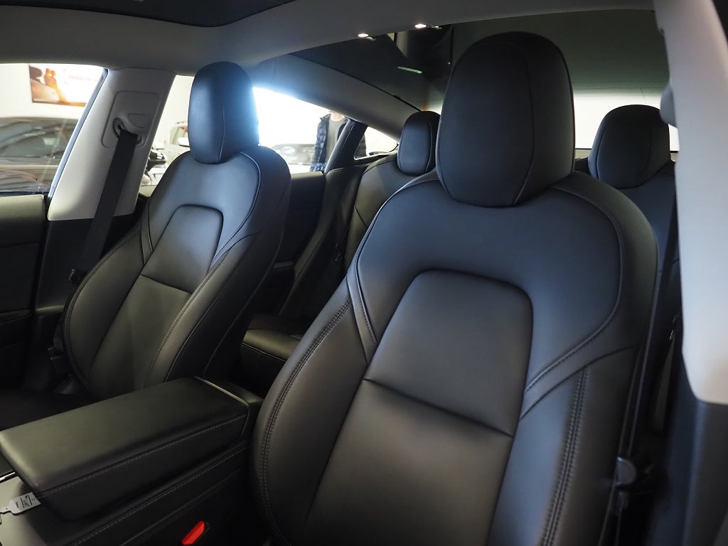 Tesla Model 3 Performance 513hk AWD | Panorama | Navi | 2023