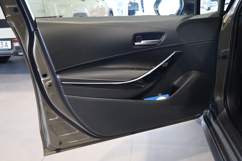 Toyota Corolla Touring Sports Hybrid e-CVT Style Kamera Rattvärme 2022
