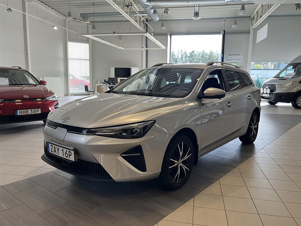 MG 5 61 kWh Lux Long Range Kamera Elstol | Ränta 1,99%