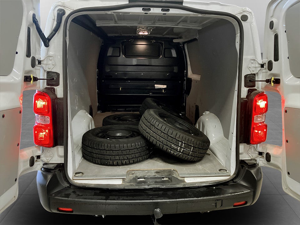 Bild på Opel Vivaro Business 2.0 BHDi 145hk Aut L3 B-KAMERA DRAG