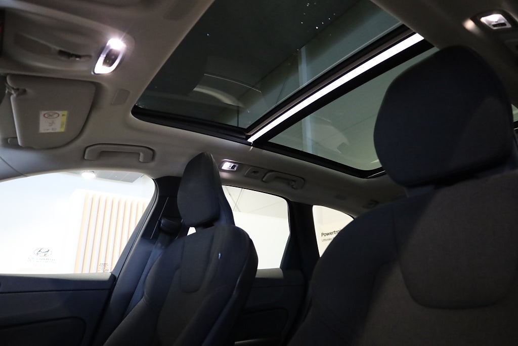 Volvo XC60 Recharge T6 340hk Inscription Exp AWD H/K Pano Drag