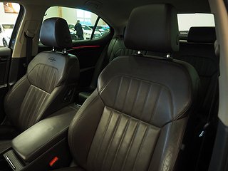 Halvkombi Skoda Superb 17 av 27