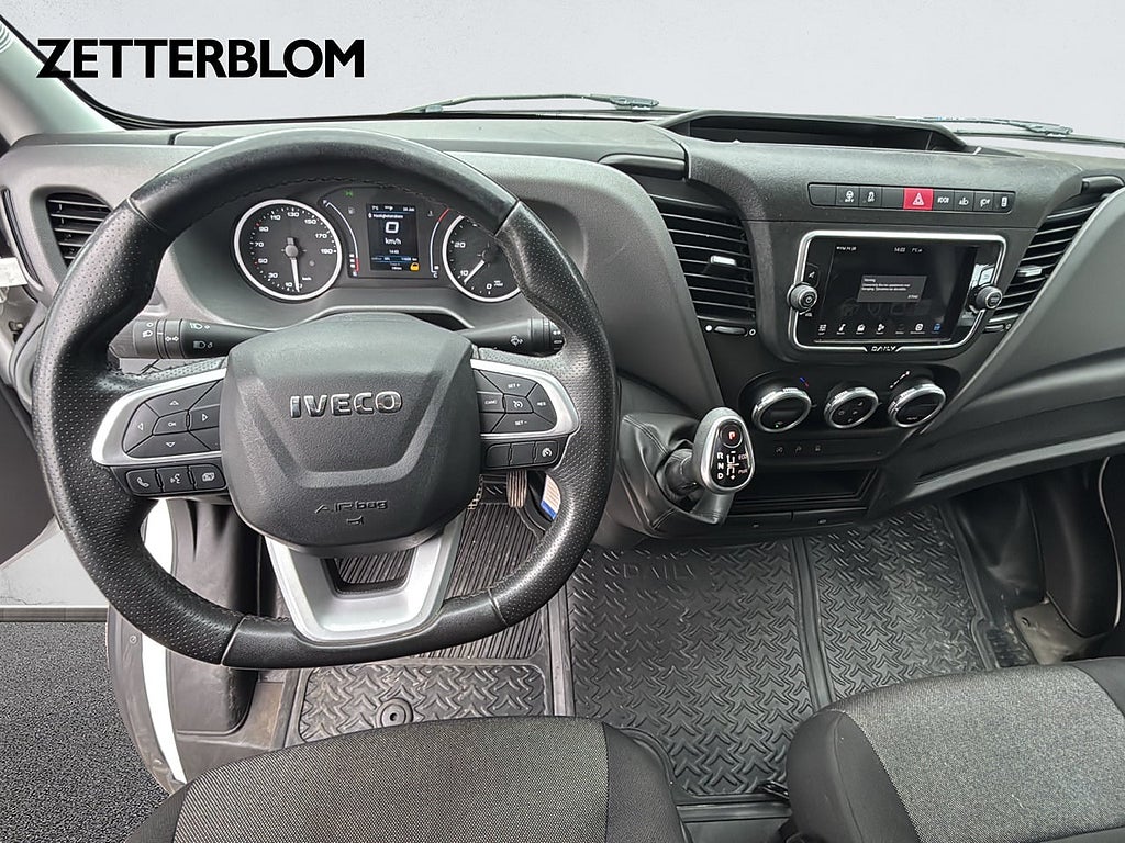Transportbil - Skåp Iveco Daily 10 av 13