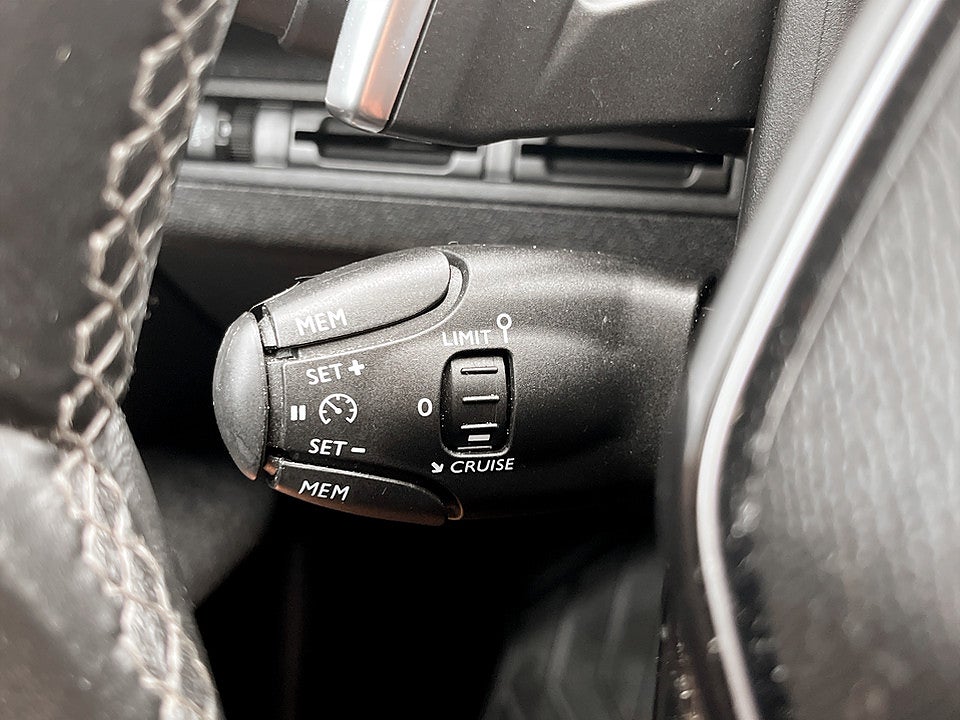 Bild på Peugeot 3008 Active 1.2 PT 130hk Aut CARPLAY P-SENSORER BAK