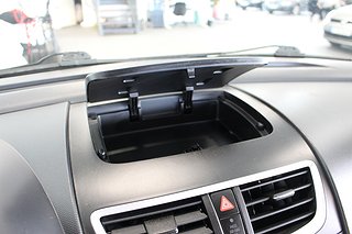 Halvkombi Suzuki Swift 14 av 14