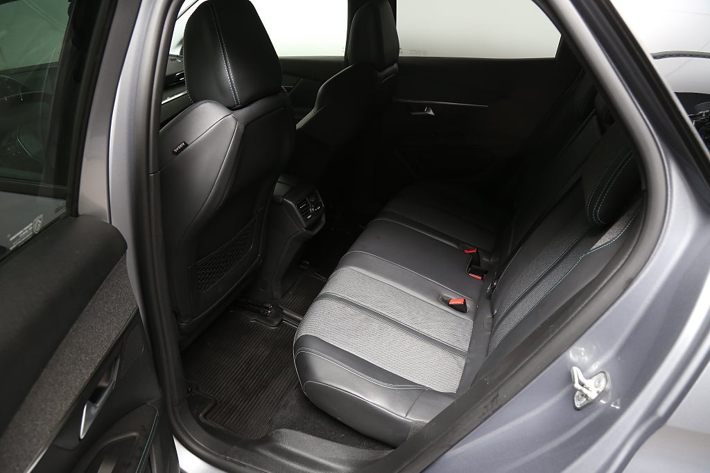Peugeot 3008 1,2 PureTech 130 EAT Allure Aut Dragkrok 2022