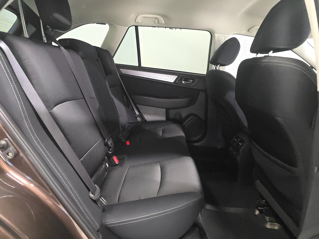Subaru Outback 2.0 4WD Automat | Drag, M-Värm, V-Hjul