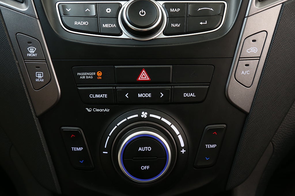 Hyundai Santa Fe 2,2 CRDi 197hk Premium 4WD Aut Pano Skinn Motorv Drag 2015