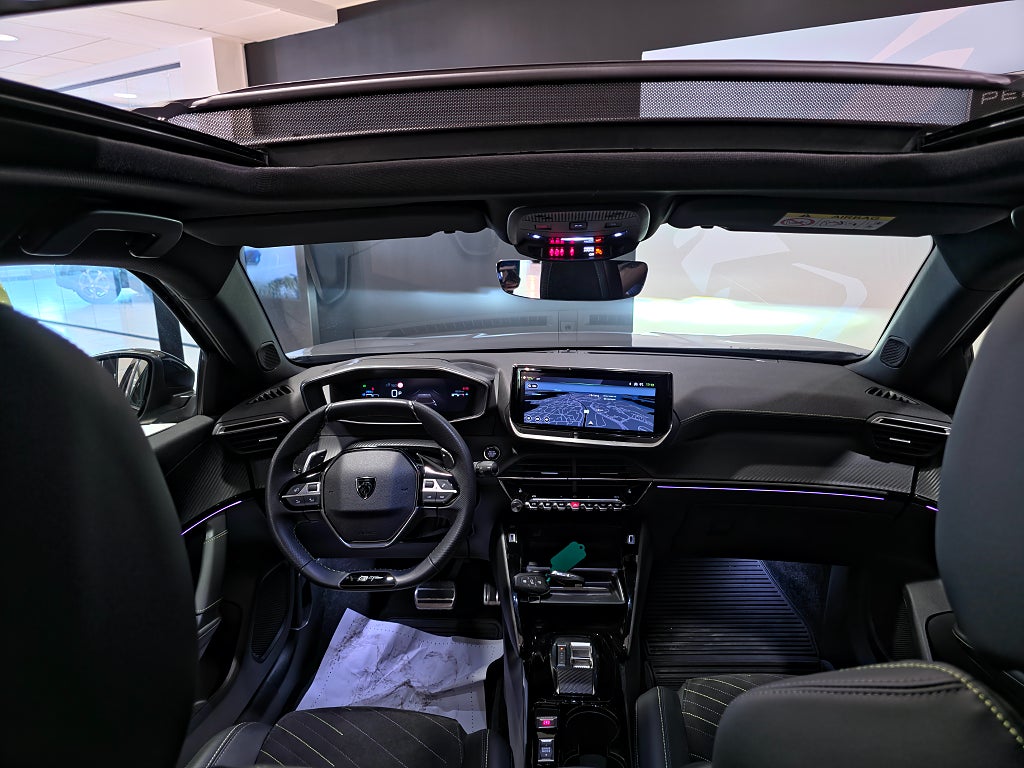 Bild på Peugeot 2008 GT 130hk Öppningsbar Panorama glastak 